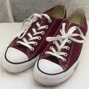 Maroon Converse W10 or M8